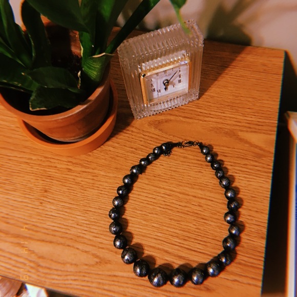 • pearl fishnet necklace • - Picture 2 of 5